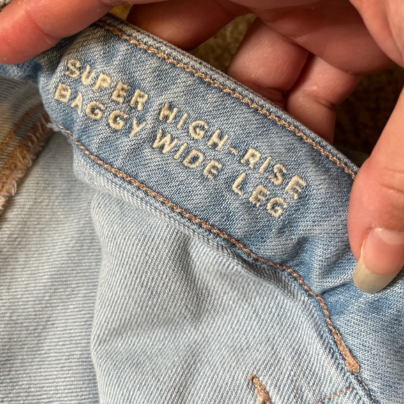 American Eagle Super High Rise Baggy Wide Leg Jeans - Picture 3 of 6